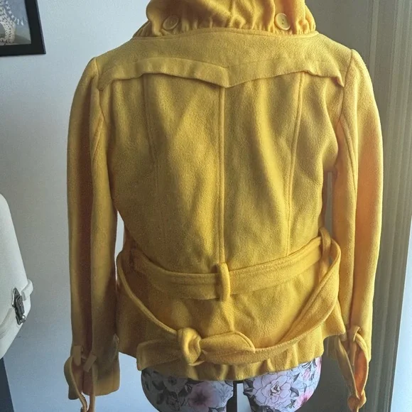 Yellow Ruffled Jacket - Picture 8 of 8